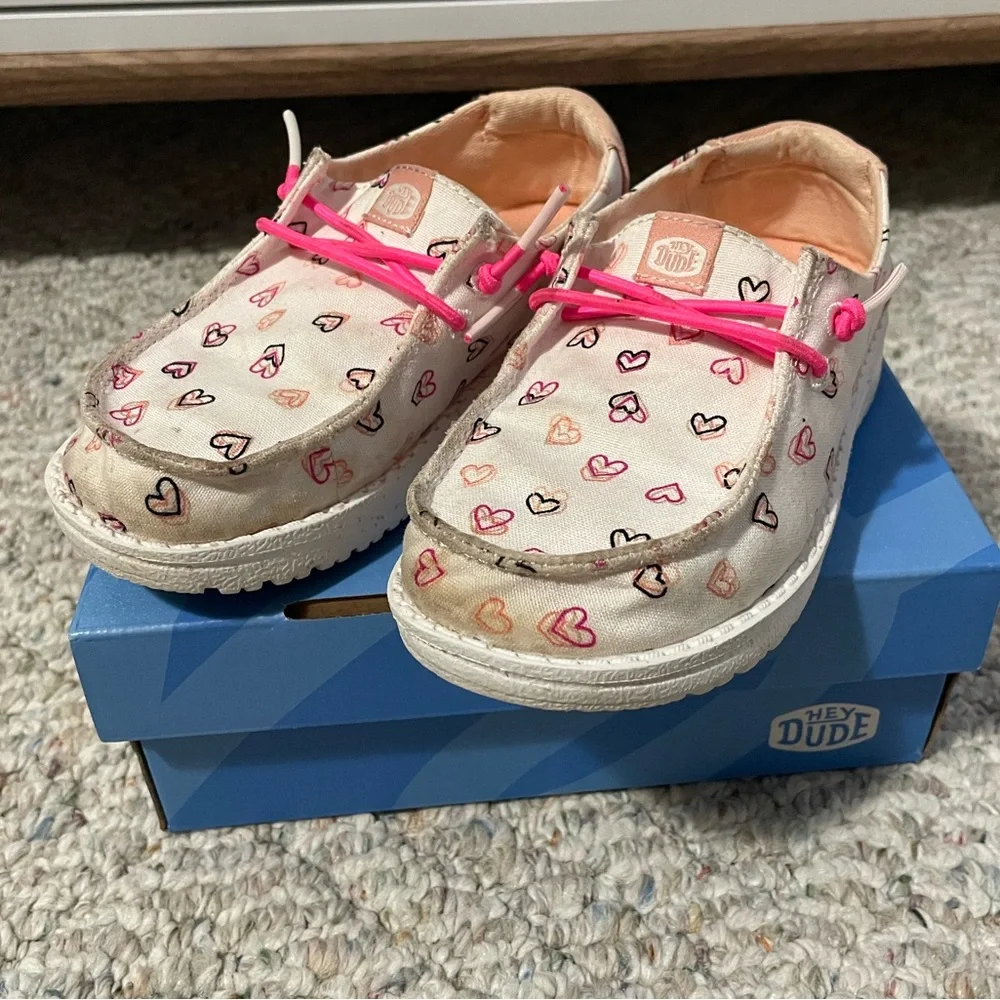 Hey Dude Heart Pattern - Pink and Cream
